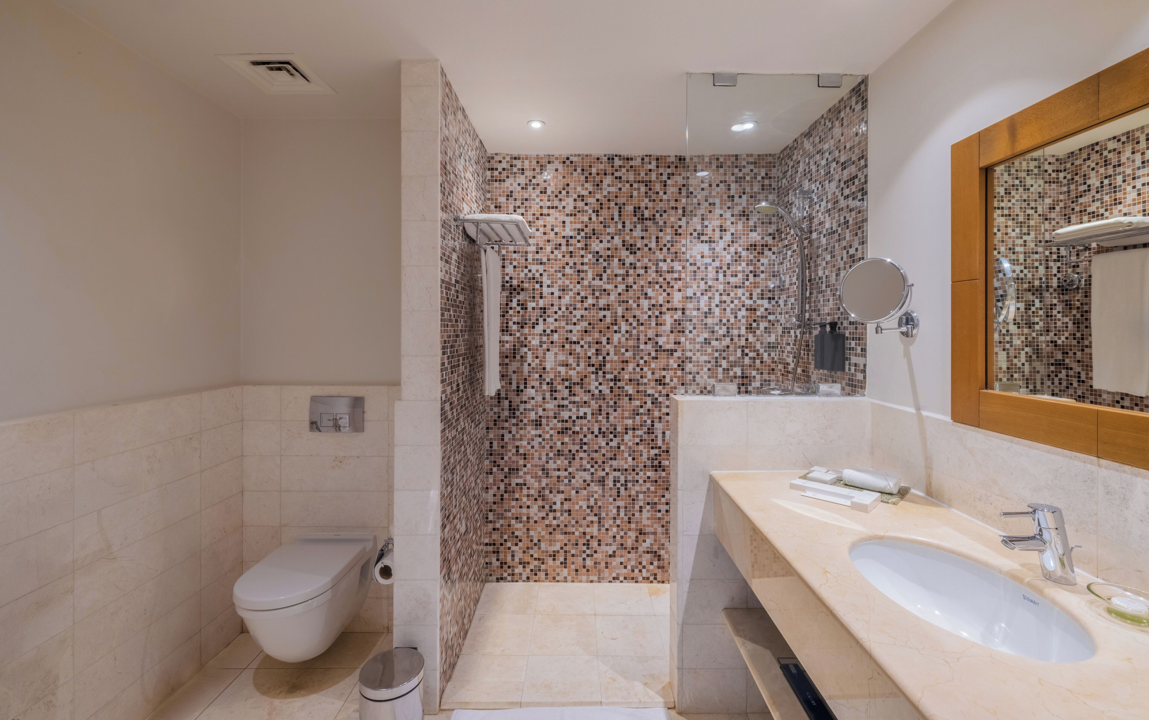 Sifawy Room Twin Beds | Bathroom | Shower, rainfall showerhead, eco-friendly toiletries, hair dryer
