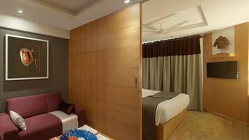 Studio, Smoking | Premium bedding, in-room safe, desk, iron/ironing board