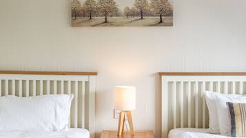 Individuell dekoriert, Bügeleisen/Bügelbrett, kostenloses WLAN