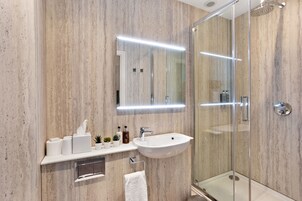 Ducha, cabezal de ducha tipo lluvia, artículos de tocador gratuitos