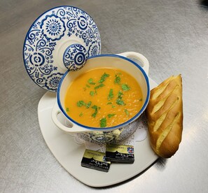 Breakfast and dinner served, international cuisine