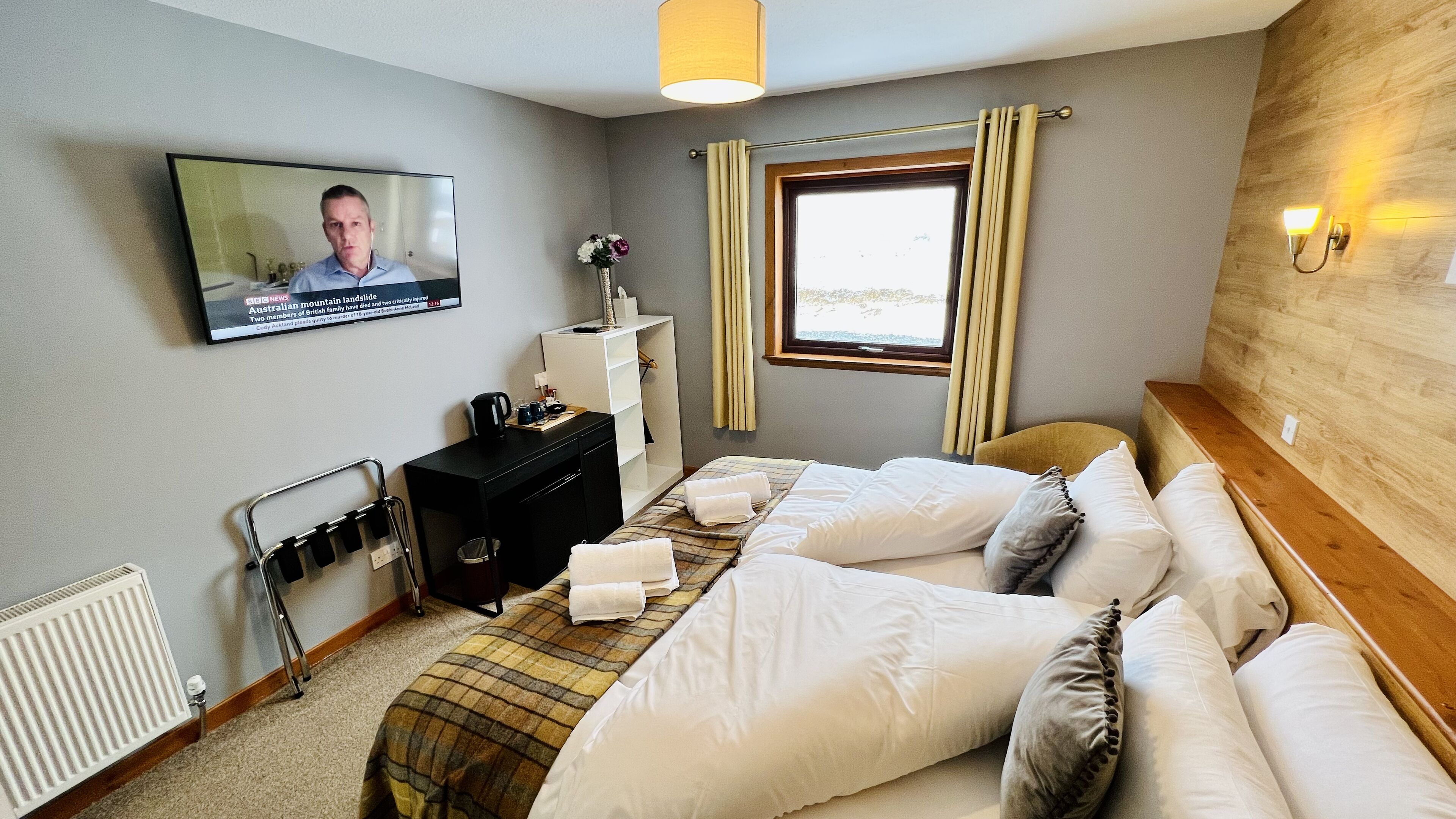 Minibar, blackout curtains, free WiFi