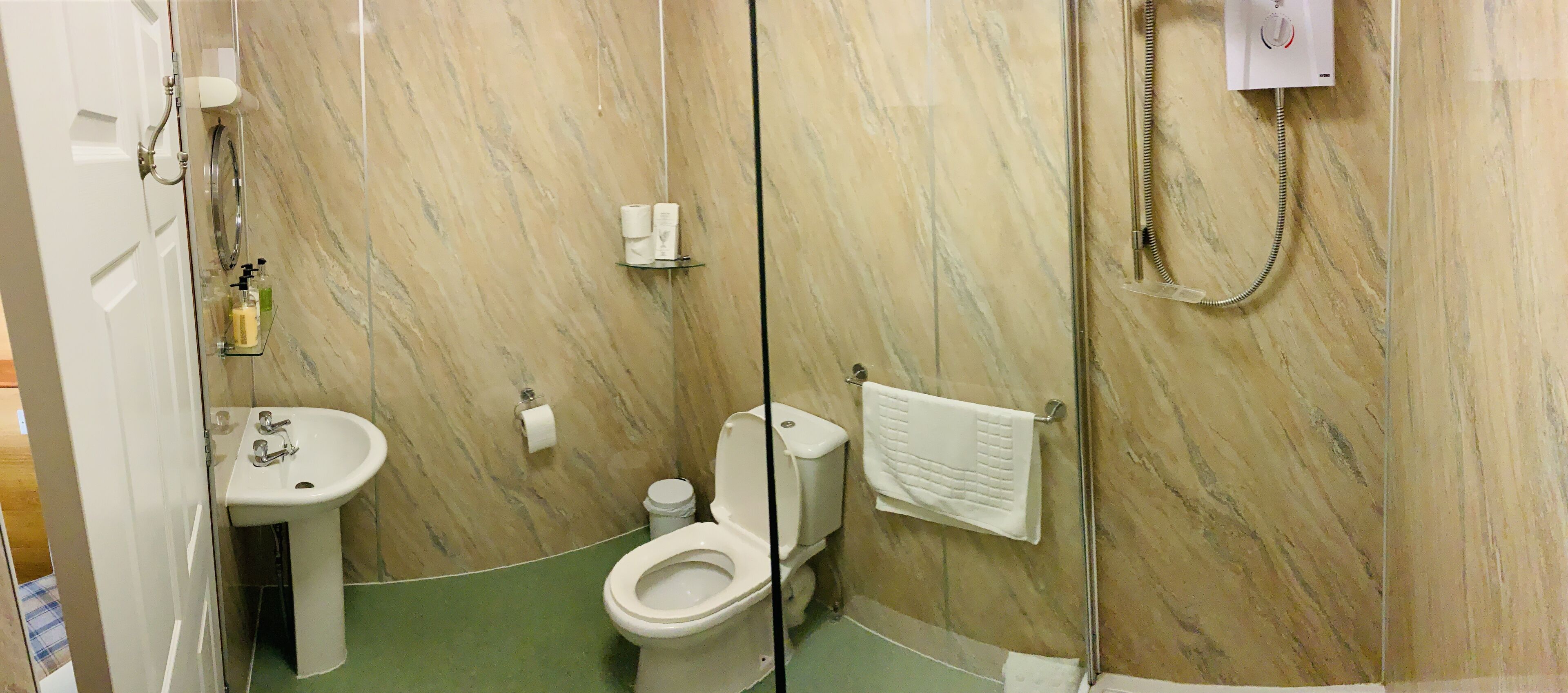 Bathroom | Hair dryer, towels, soap, shampoo