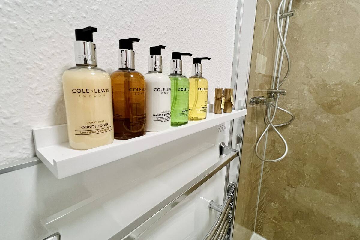 Minibar og blendingsgardiner