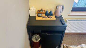Minibar, blackout drapes, free WiFi