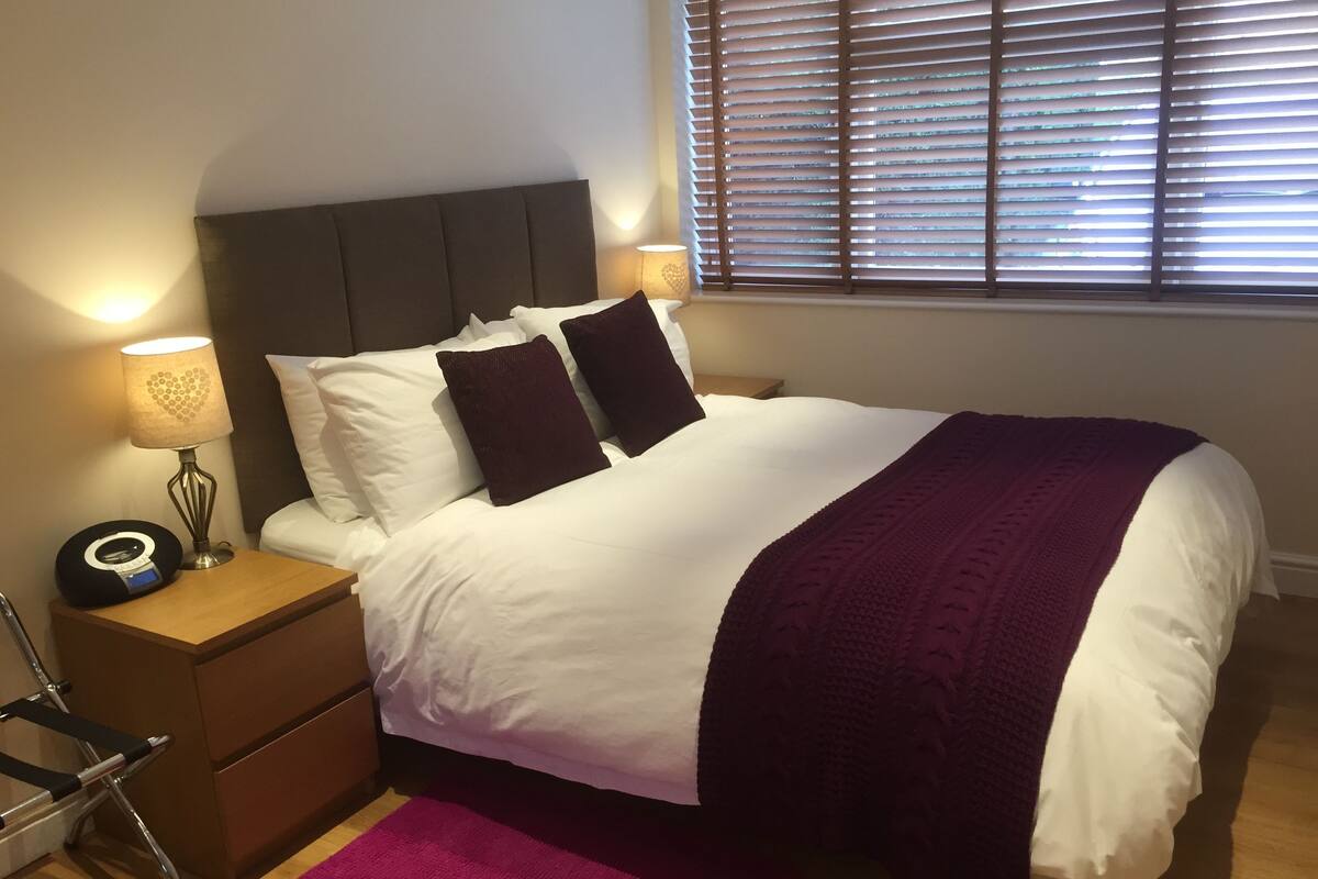 Superior Apartment | In-room safe, desk, soundproofing, iron/ironing board