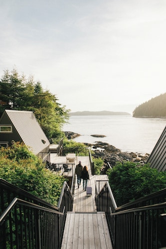 Duffin Cove Oceanfront Lodging