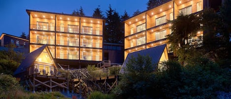 Fachada del alojamiento - Noche