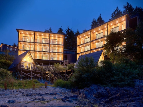 Duffin Cove Oceanfront Lodging