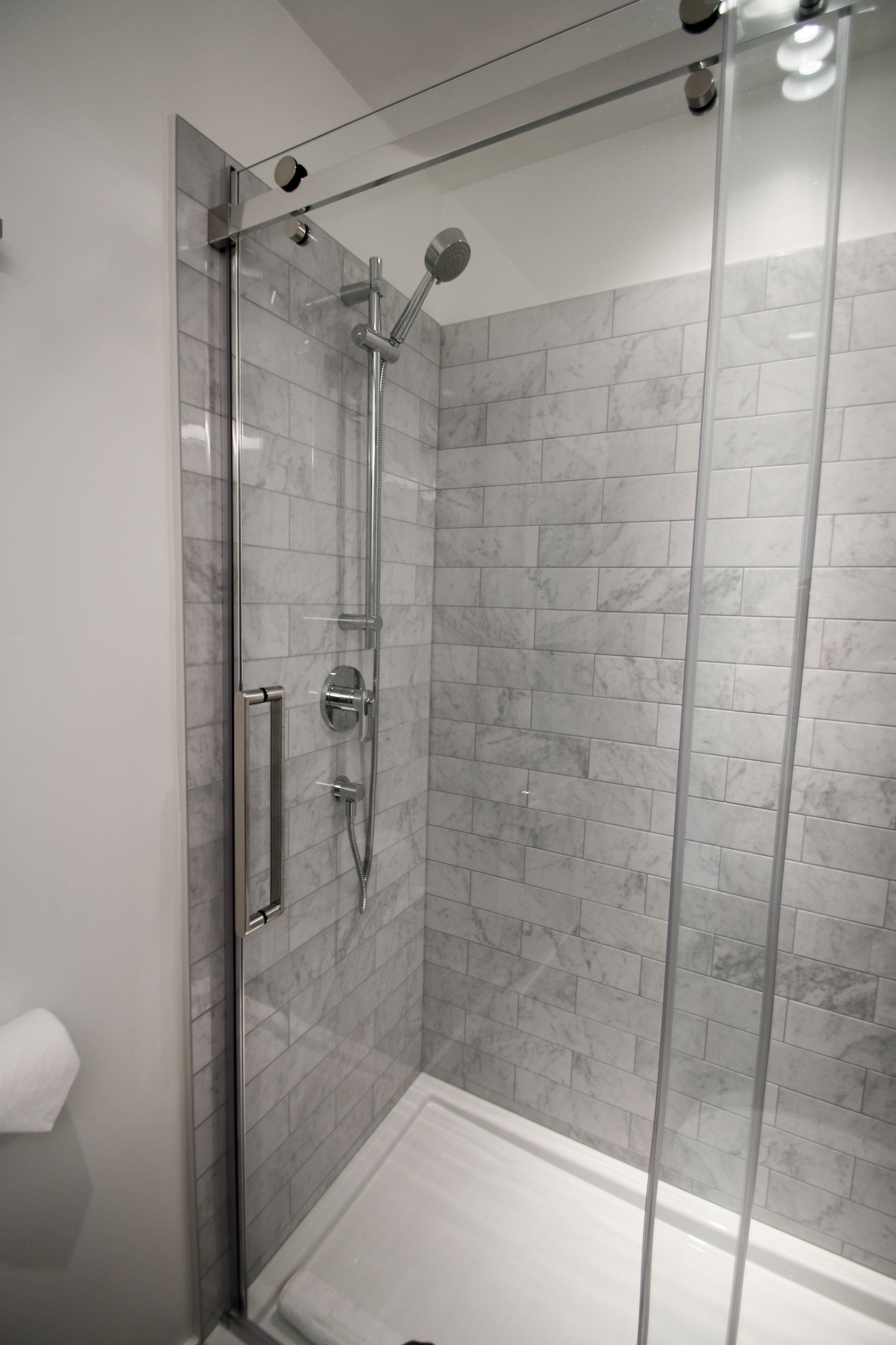 deluxe studio, 1 king bed, ocean view | bathroom | shower, free toiletries, hair dryer, towels