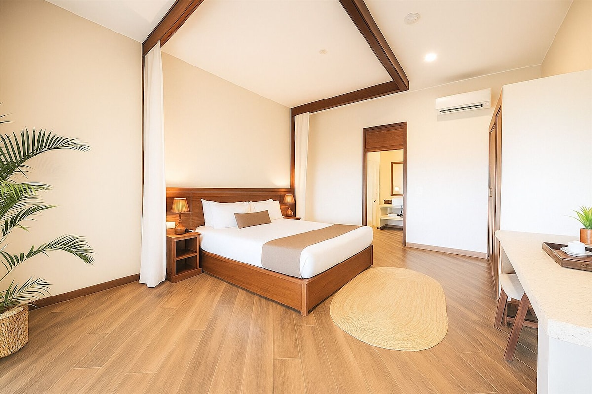 Habitación superior, en el área del jardín | 1 habitación, ropa de cama de alta calidad y minibar