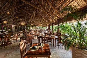 3 restaurants servant le dîner