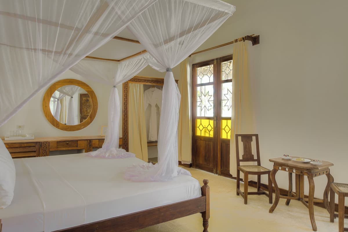 1 bedroom, premium bedding, minibar, in-room safe