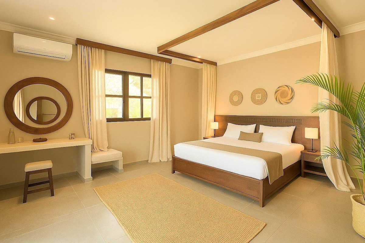Kamar Quadruple Superior | Seprai premium, minibar, brankas, dan meja kerja