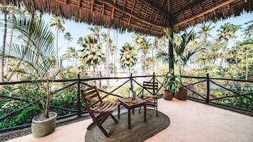 Sengetøy av topp kvalitet, minibar, safe på rommet og skrivebord