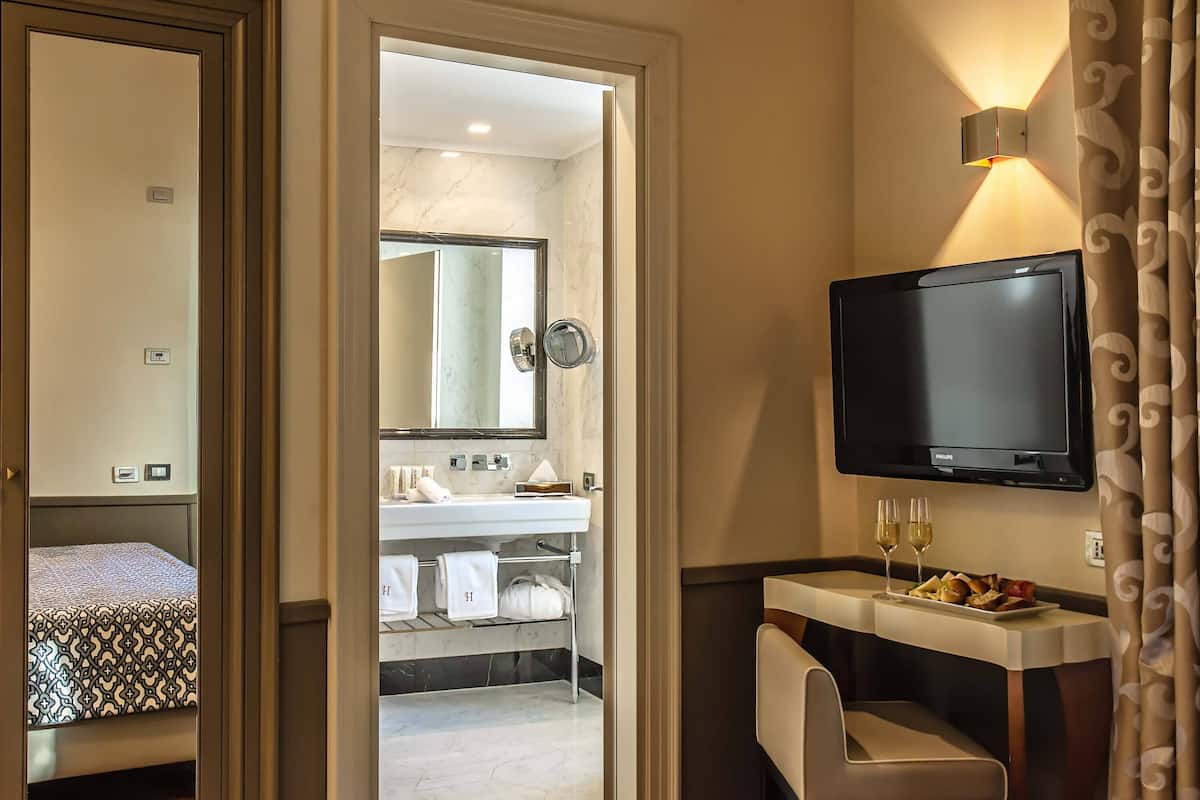 classic double room | premium bedding, memory-foam beds, minibar, in-room safe