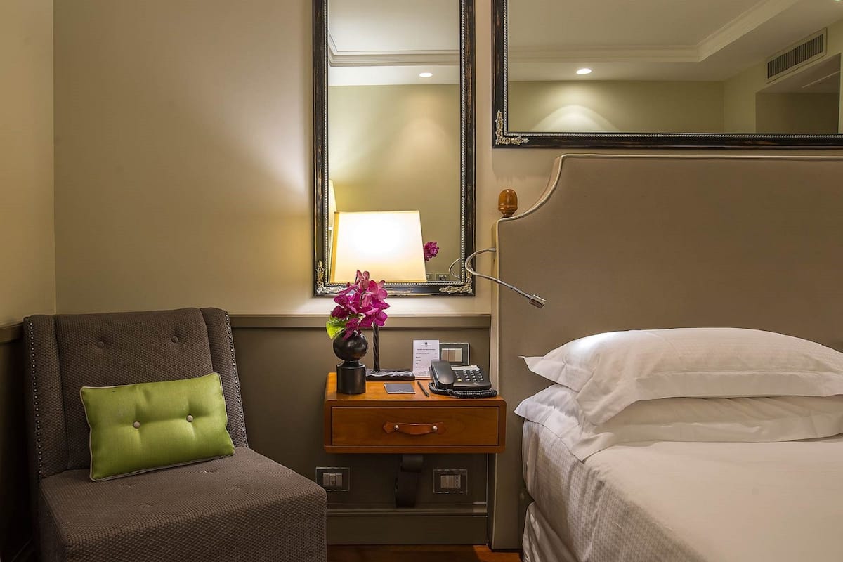 Eenpersoonskamer | Luxe beddengoed, bedden met traagschuimmatras, een minibar