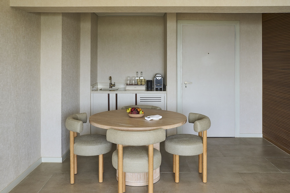 ERTH Hotel by null