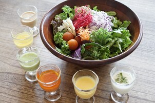 Se ofrece un desayuno bufé todos los días (por un coste adicional)