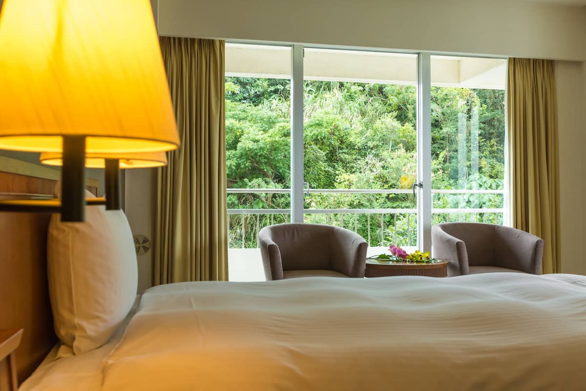 Kamar Twin Standar, Beberapa Tempat Tidur, Bebas Asap Rokok, pemandangan halaman | Pemandangan balkon
