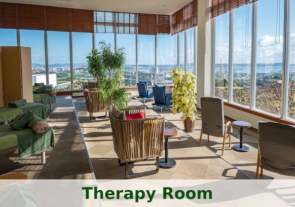 Couples treatment room(s), sauna, hot tub, steam room, body treatments