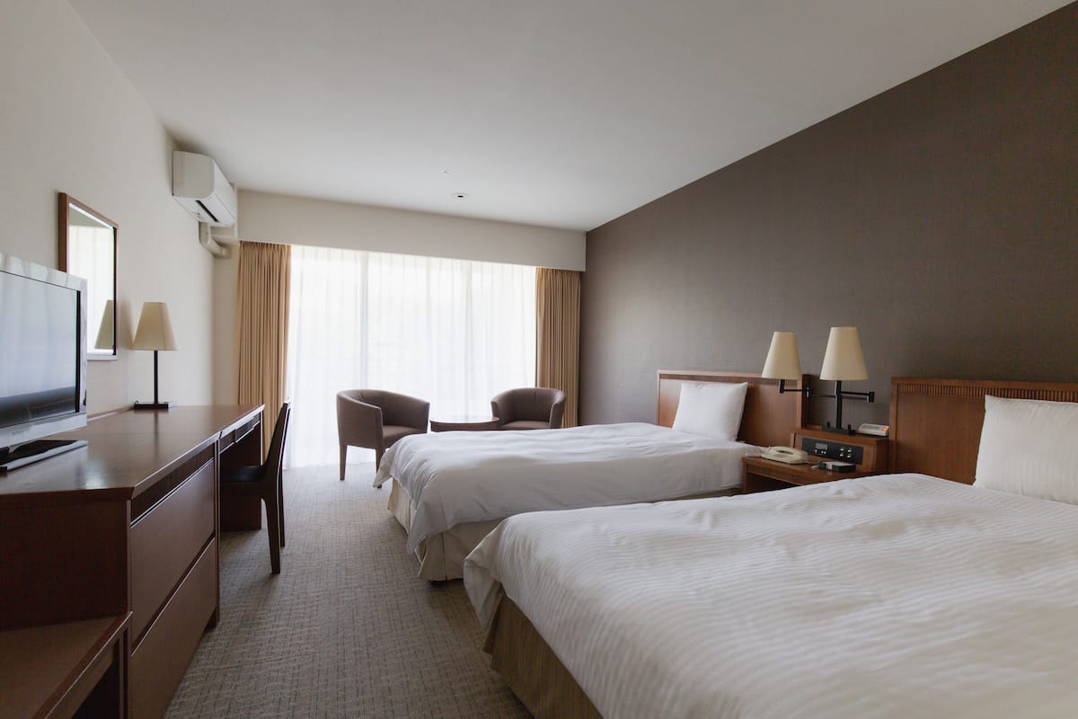 1 slaapkamer, luxe beddengoed, donzen dekbedden, een kluis op de kamer