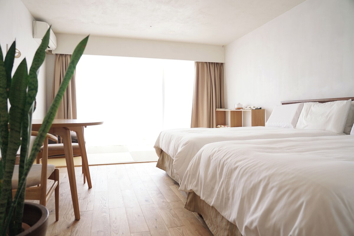 Habitación (Whole Earth Room, 1 Room) | Ropa de cama de alta calidad, edredones de plumas, caja fuerte
