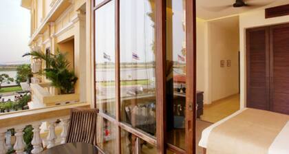 FCC Phnom Penh Boutique Hotel