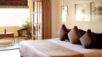 Minibar, in-room safe, desk, blackout curtains