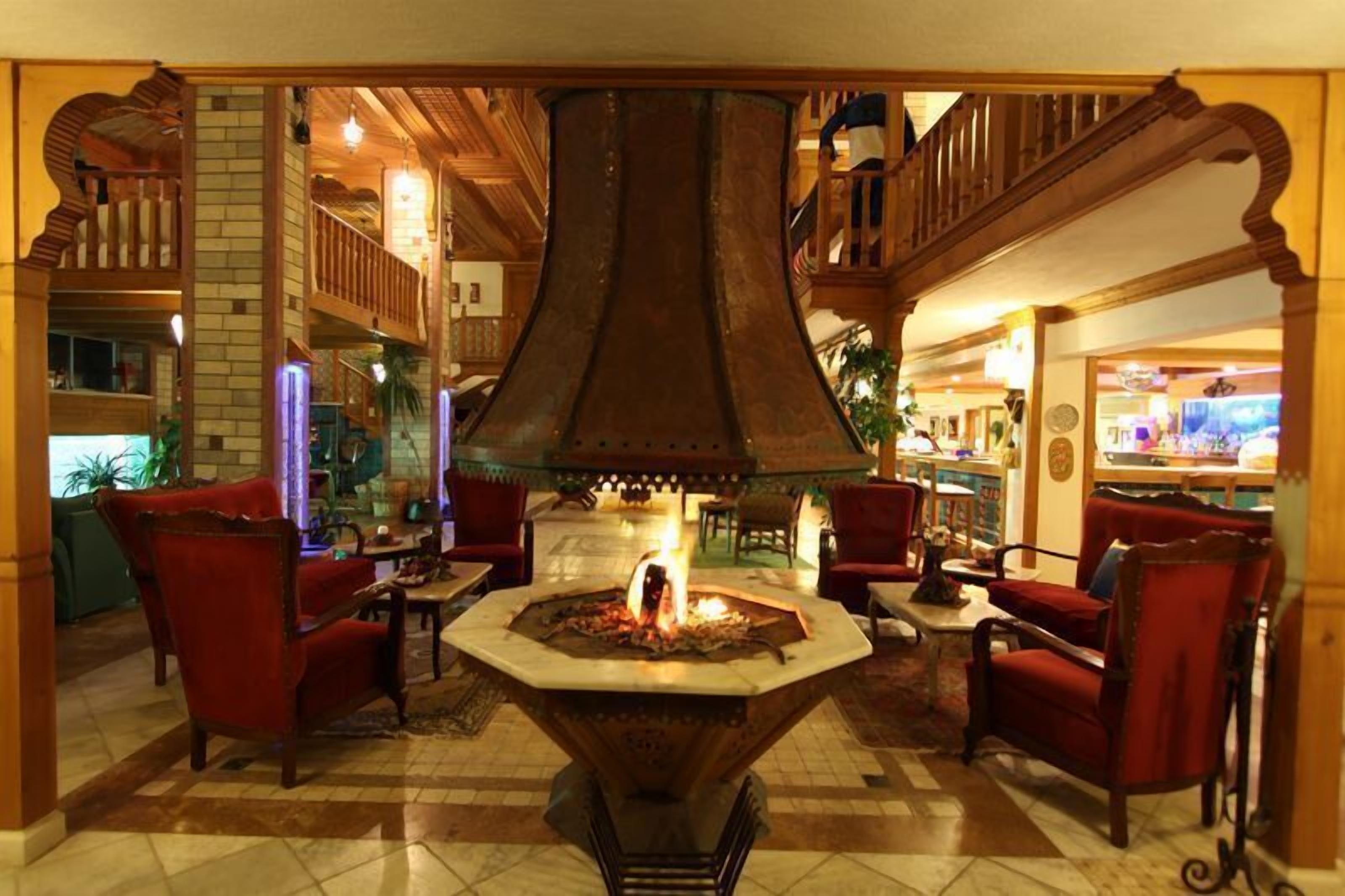 Lobby lounge