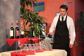 Breakfast and dinner served - Euro Hotel (Cascina)