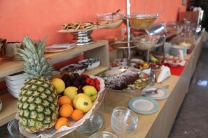 Daily buffet breakfast (EUR 15 per person) - Euro Hotel (Cascina)