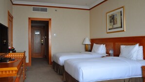 In-room safe, blackout curtains, soundproofing, iron/ironing board - Corniche Hotel Sharjah (Sharjah)