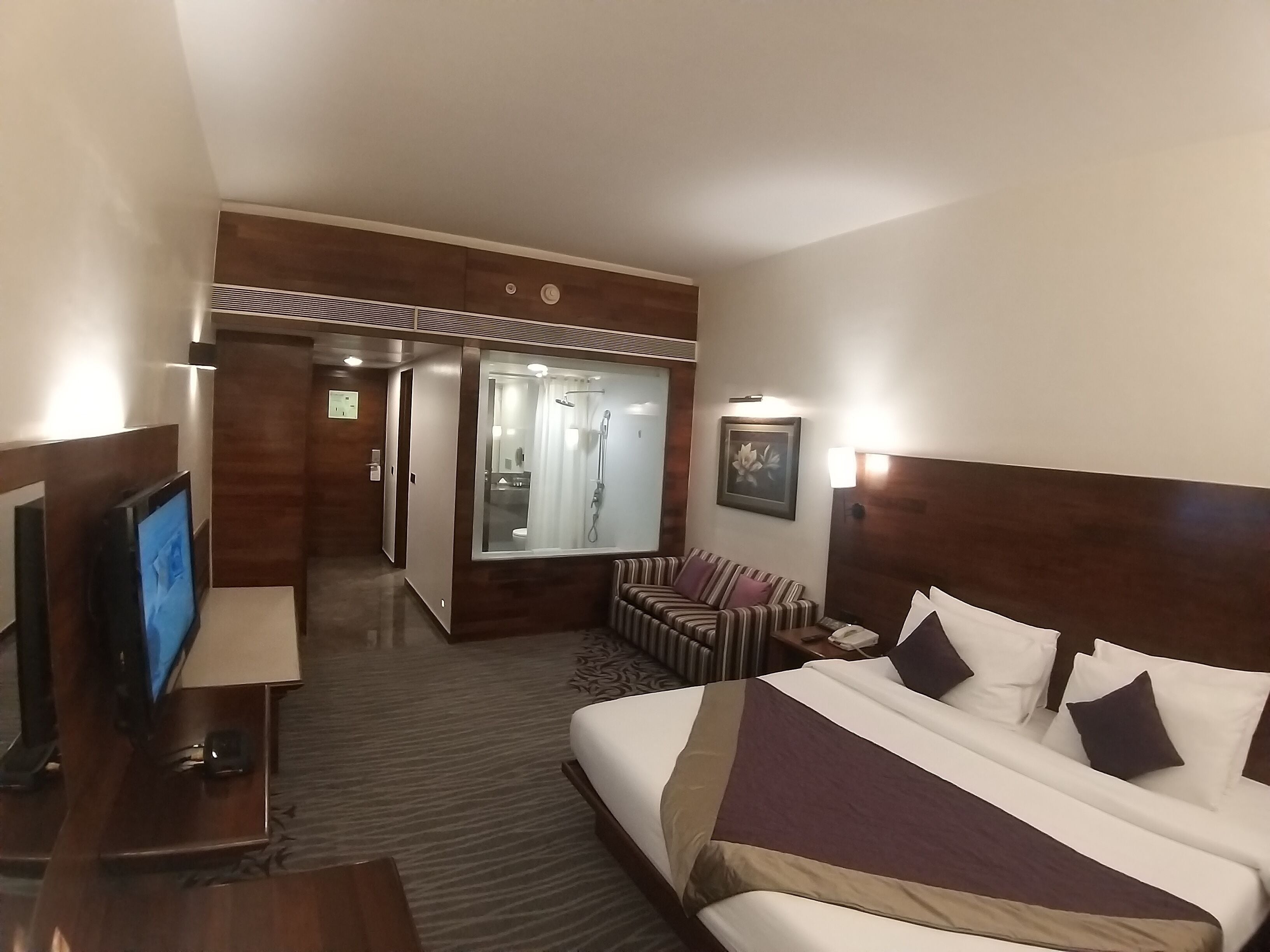 Premier Room | Premium bedding, in-room safe, individually furnished, desk