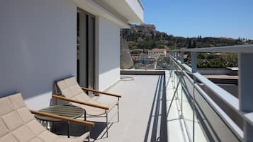 Gaia Suite Acropolis View | Ropa de cama hipoalergénica, camas Select Comfort y minibar