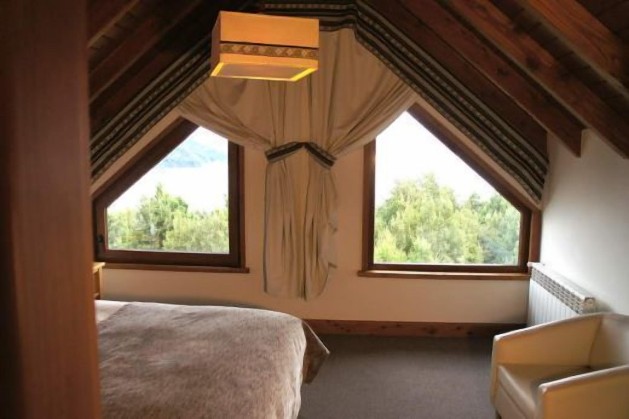 2 bedrooms, Egyptian cotton sheets, premium bedding, down duvets