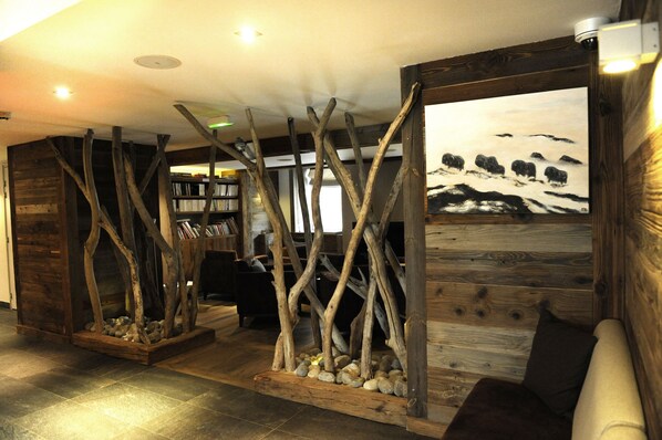 Sala de estar en el lobby