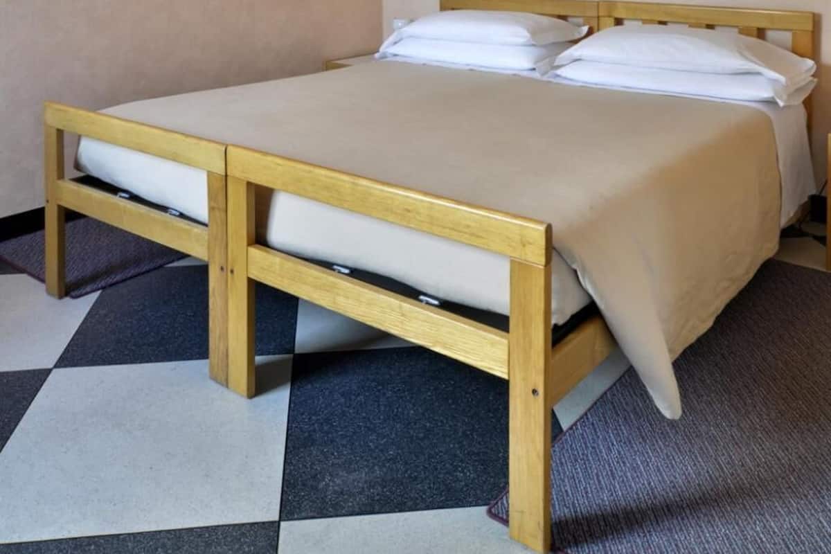 Apartment, 1 Bedroom | 1 bedroom, desk, iron/ironing board, free WiFi