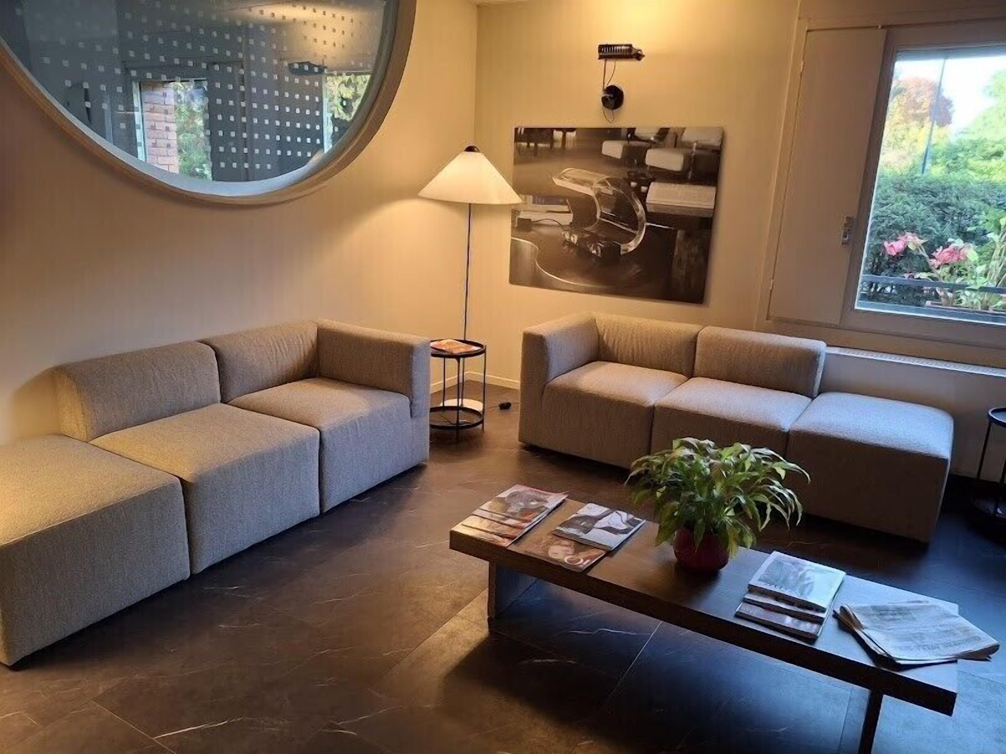 ロビー応接スペース