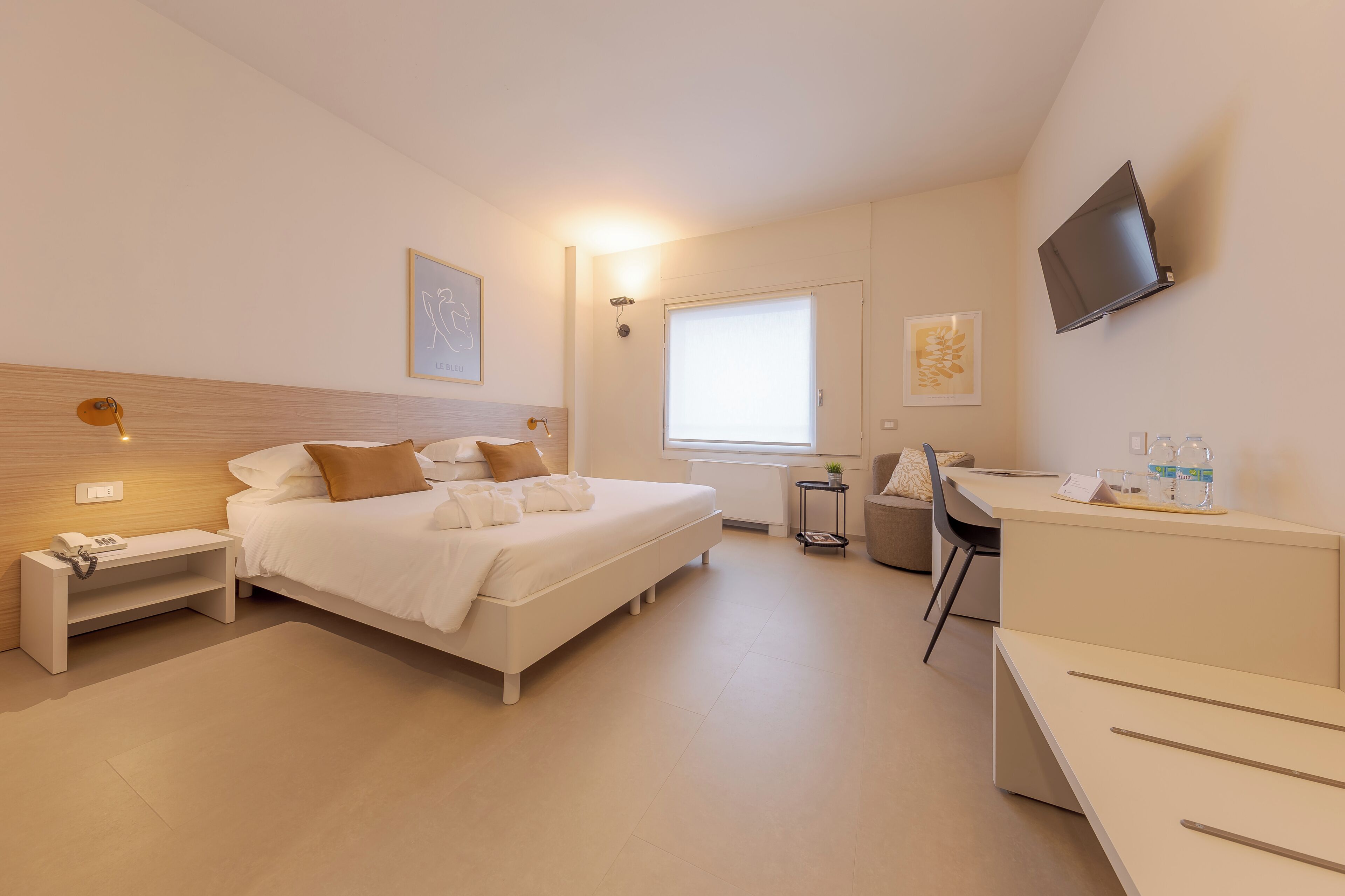 Chambre Double Classique | Bureau, fer et planche à repasser, Wi-Fi gratuit, draps fournis