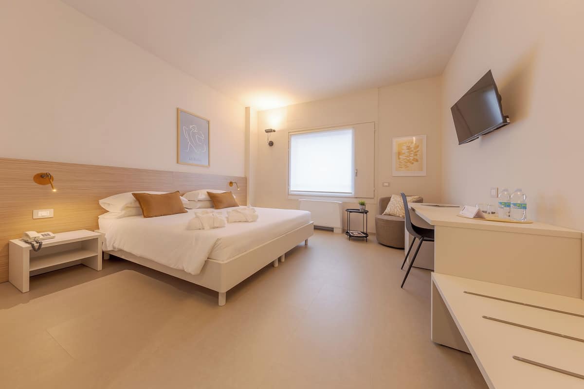 經典雙人房 | 書桌、熨斗/熨衫板、免費 Wi-Fi、床單