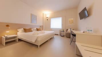 經典雙人房 | 書桌、熨斗/熨衣板、免費無線上網、床單