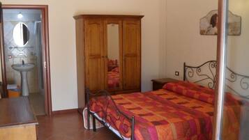 Camera doppia | Con arredamento individuale, una scrivania, insonorizzazione