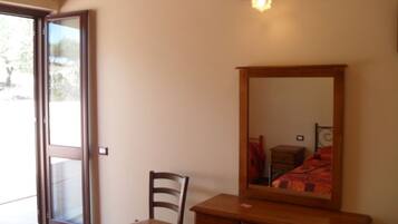 Camera doppia | Con arredamento individuale, una scrivania, insonorizzazione