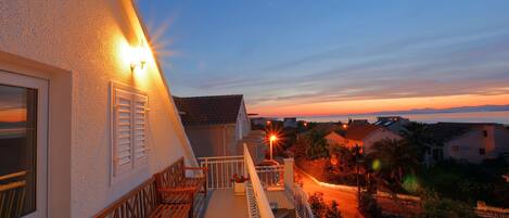 Economy Room, 1 Bedroom, Non Smoking, Shared Bathroom | Terrace/patio