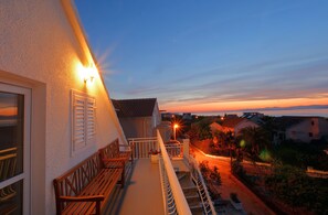 Economy-Zimmer, 1 Schlafzimmer, Nichtraucher, Gemeinschaftsbad | Terrasse/Patio