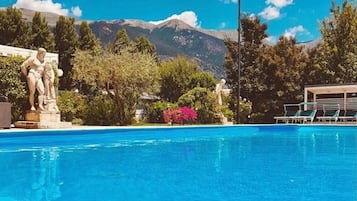 Outdoor pool, pool umbrellas