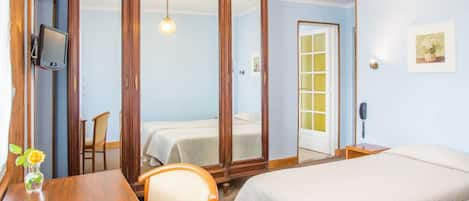 Suite, Kitchenette | In-room safe, individually decorated, individually furnished, desk