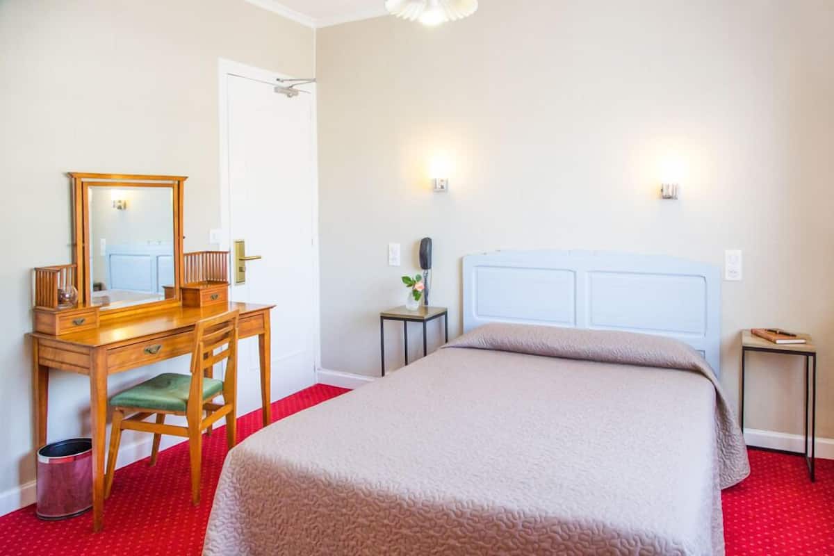 Chambre Double Standard | Coffres-forts dans les chambres, décoration personnalisée