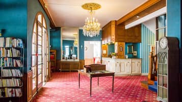 Siddeområde i lobbyen